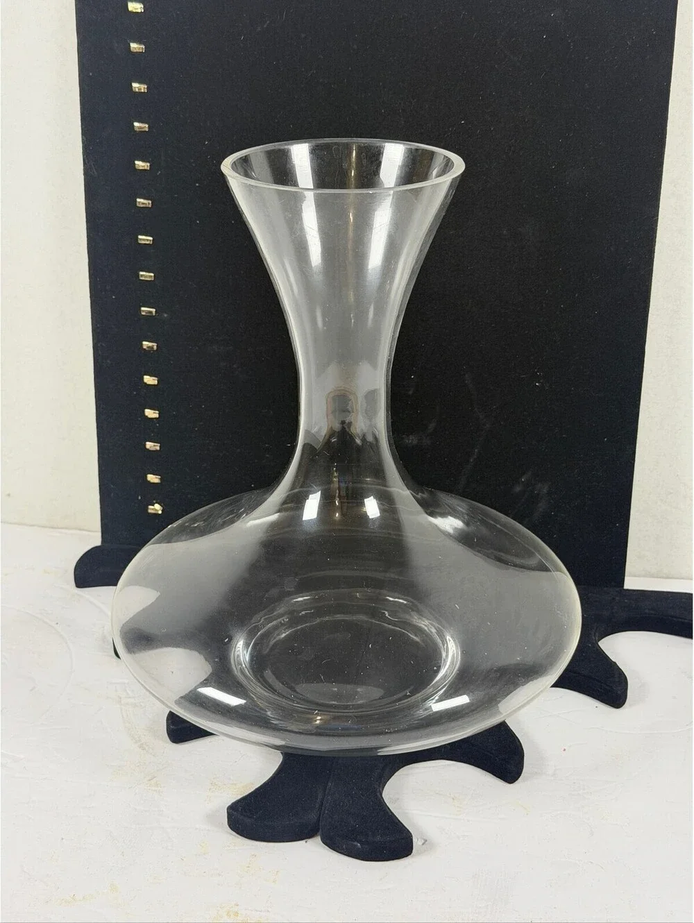 Clear Glass Wine Decanter Aerator Wide Base Elegant Tableware